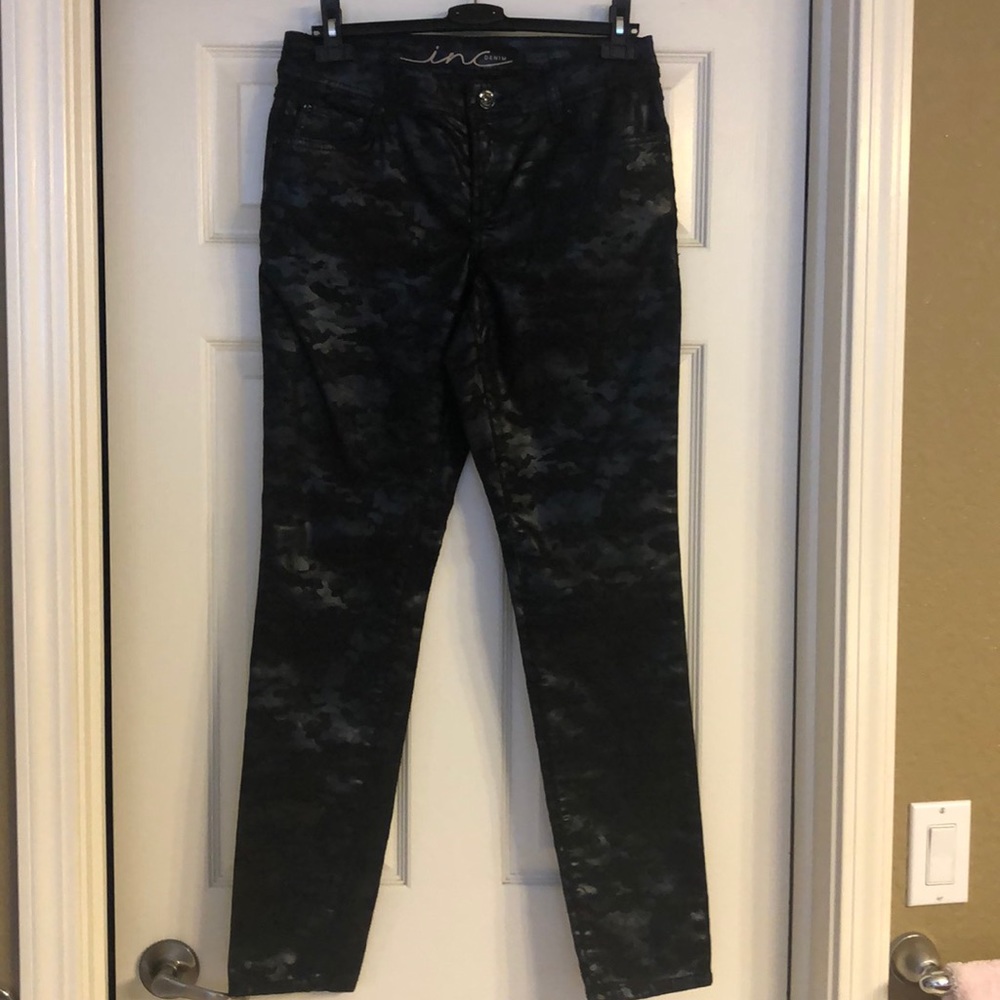 INC black & grey camo print pants